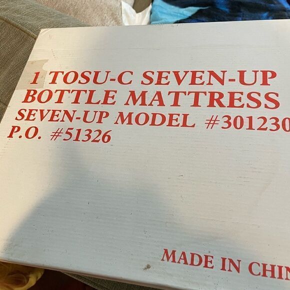 7-UP Vintage Float Mattress - Picture 2 of 9